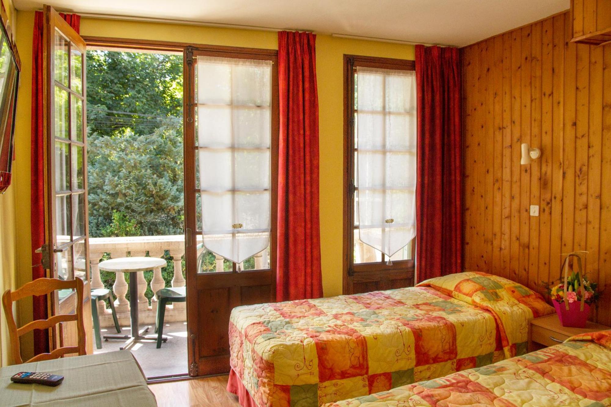 Hotel De La Grotte Екс ле Бен Екстериор снимка
