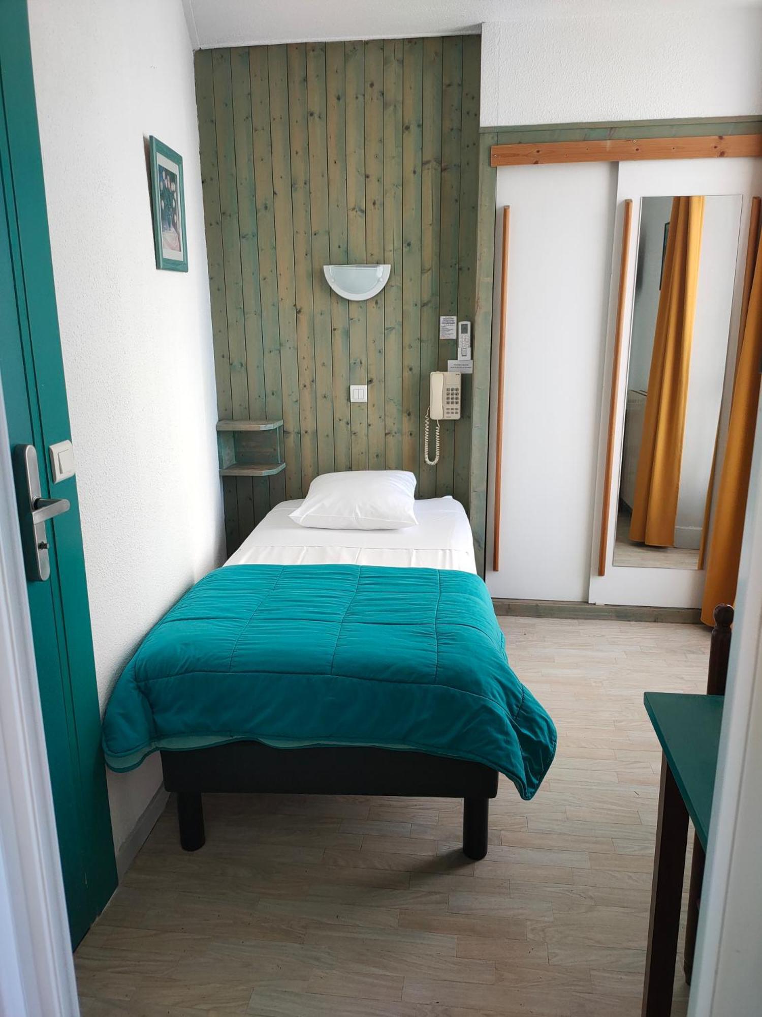 Hotel De La Grotte Екс ле Бен Екстериор снимка