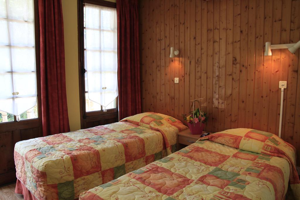 Hotel De La Grotte Екс ле Бен Екстериор снимка