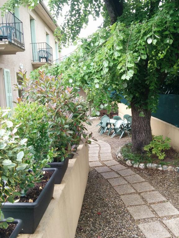 Hotel De La Grotte Екс ле Бен Екстериор снимка